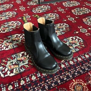 Dr. Martens 2976 Chelsea boot